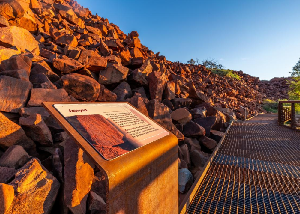 Murujuga, nacionalni park, Australija, UNESCO, destinacija, putovanje, atrakcija, svet, priroda, spomenik, baština, kultura, Putovanja i turizam, 2025, Australia, world, destinations, heritage, culture, stone, national park